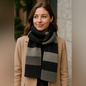 GAP 100% Lambswool Knit Scarf Gray & Charcoal Stripe Classic Winter Cozy